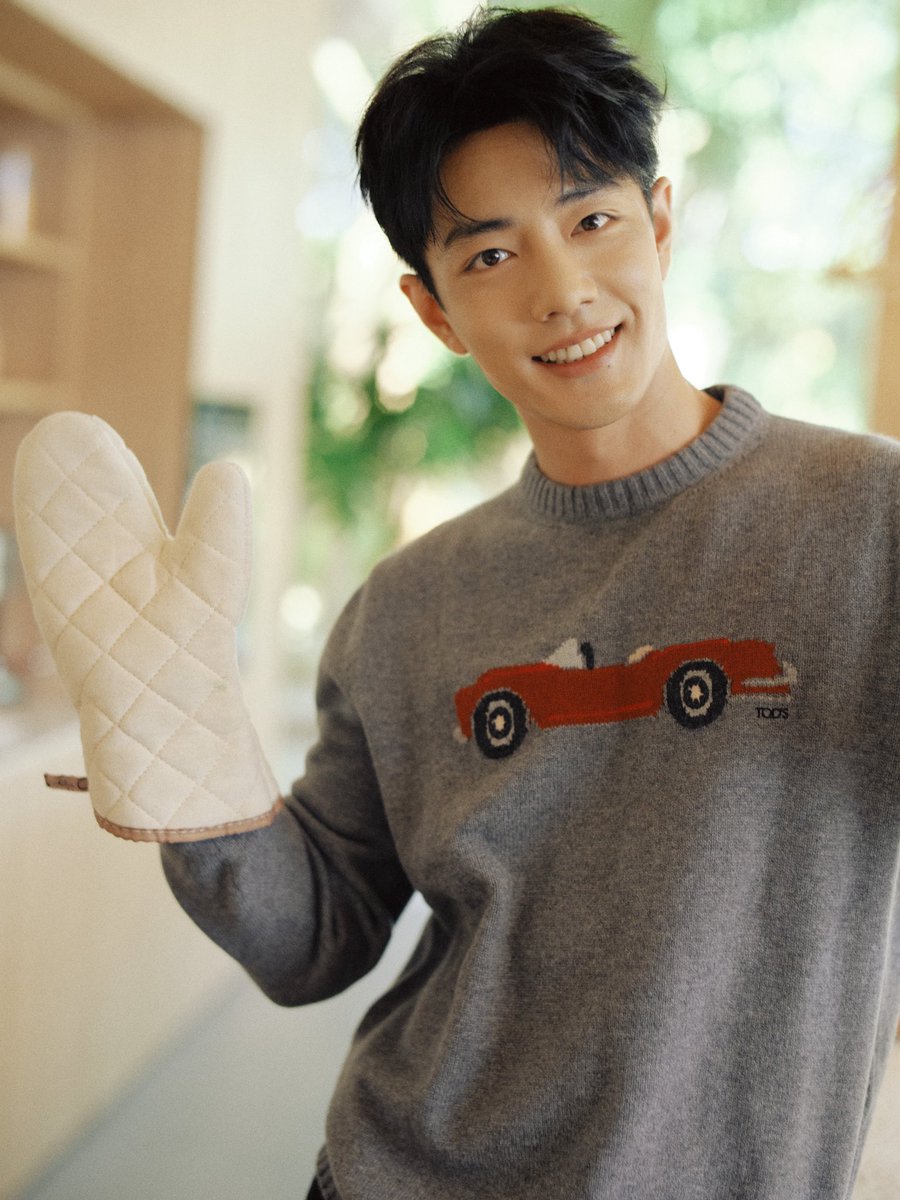 UntamedVamp's tweet photo. The vibe is a sweet birthday dinner at home, then the morning after he’s digging in the fridge to cook his date breakfast 🥺 #XiaoZhan33rdBDAY https://t.co/TRHNS55ApY