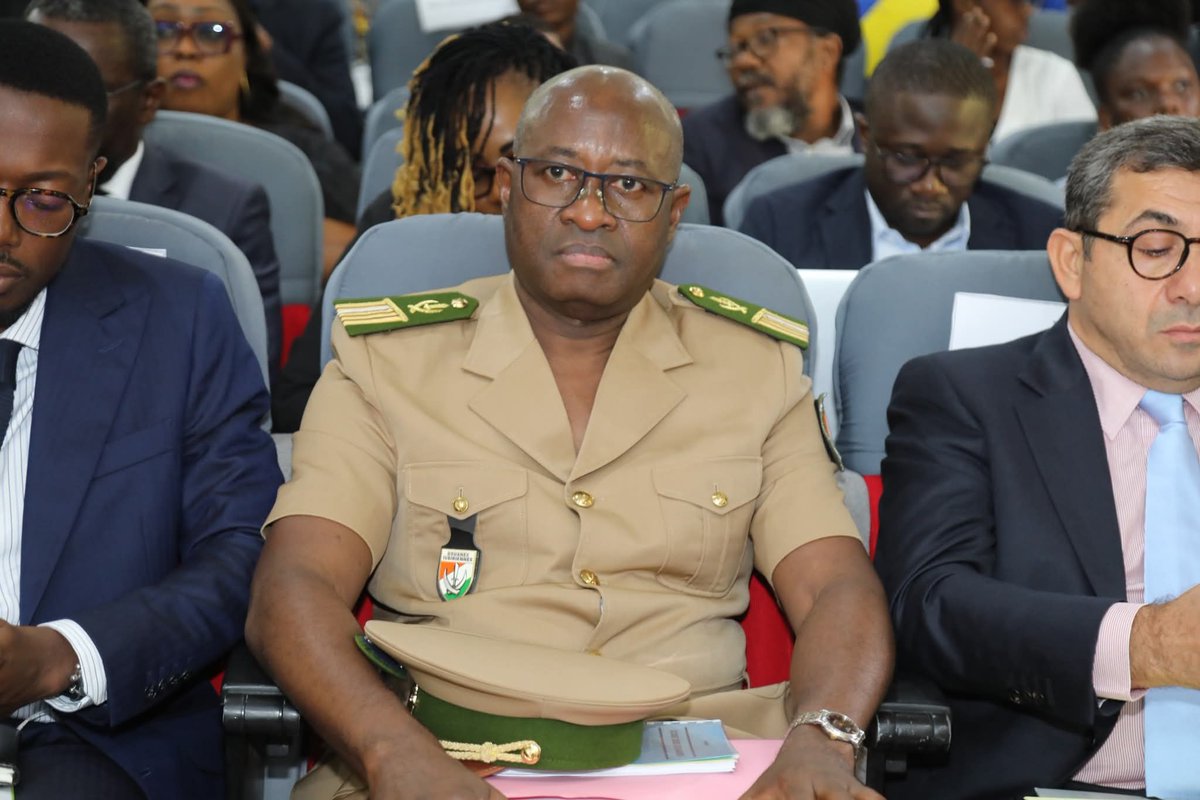 📍Abidjan, 2 oct. 2025
La Direction Générale des Douanes a pris part à La Matinale de l’Export, organisée par @CotedIvoireExport et la @cciciv225, autour du thème : « Optimisation des chaînes d’approvisionnement pour les exportateurs ».

facebook.com/share/175UtXZs…