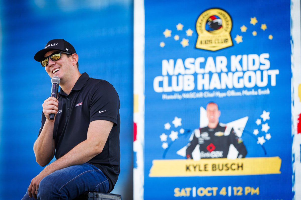 CLTMotorSpdwy's tweet photo. Chattin’ with Rowdy. 🗣️🎙️ https://t.co/btzw7ZEETx