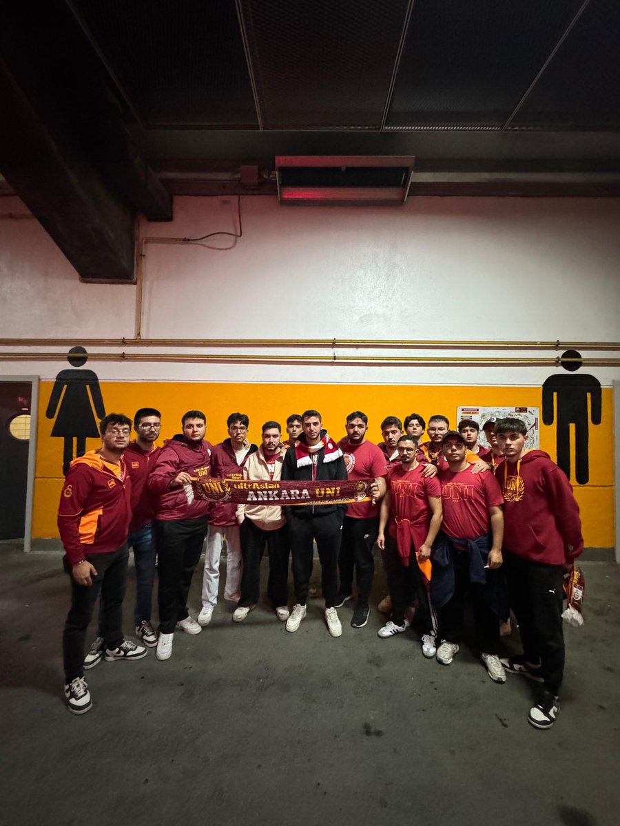 uauniankara_'s tweet photo. “Galatasarayım”

Galatasarayımızı beşiktaş jk maçında hem Samiyen’de Hem Kalemiz Karanfilde Aslanlar Gibi Destekledik.

#ultrAslanUNI
#ultrAslanUNIANKARA https://t.co/mgilIdguHI