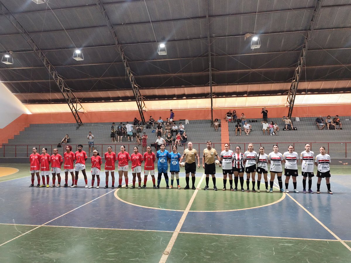 vilaolimpicos's tweet image. Final de jogo Goiano Futsal sub-15

DEU VILLLAAA 🇦🇹

Vila Nova 5 x 2 Anápolis 

⚽️⚽️ Keane
⚽️ Sophya
⚽️ Fernanda
⚽️ Geovana

#TimeDoPovo #BaseForte #Futsal