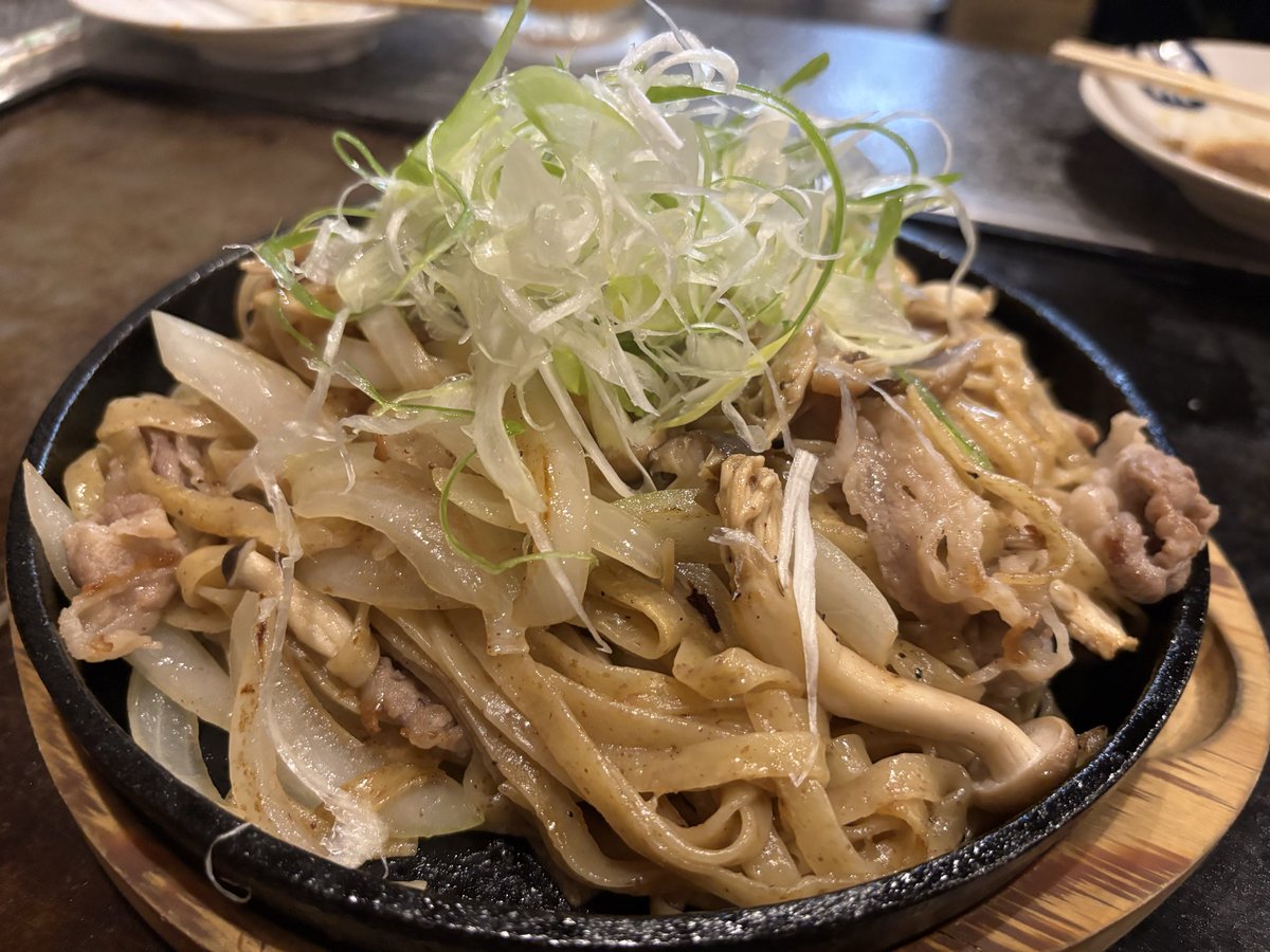 nobuyanobuya1's tweet image. やんちゃ 続き ここの お店の凄い所は 橘リノさんのリノスロ行った時 いつもいてはる フォロワーさんに やんちゃ もっと行ってやってやって スロット好きの人達からも 愛されてる お店 ラーメンとスロット好きの殿堂のお店です^ ^