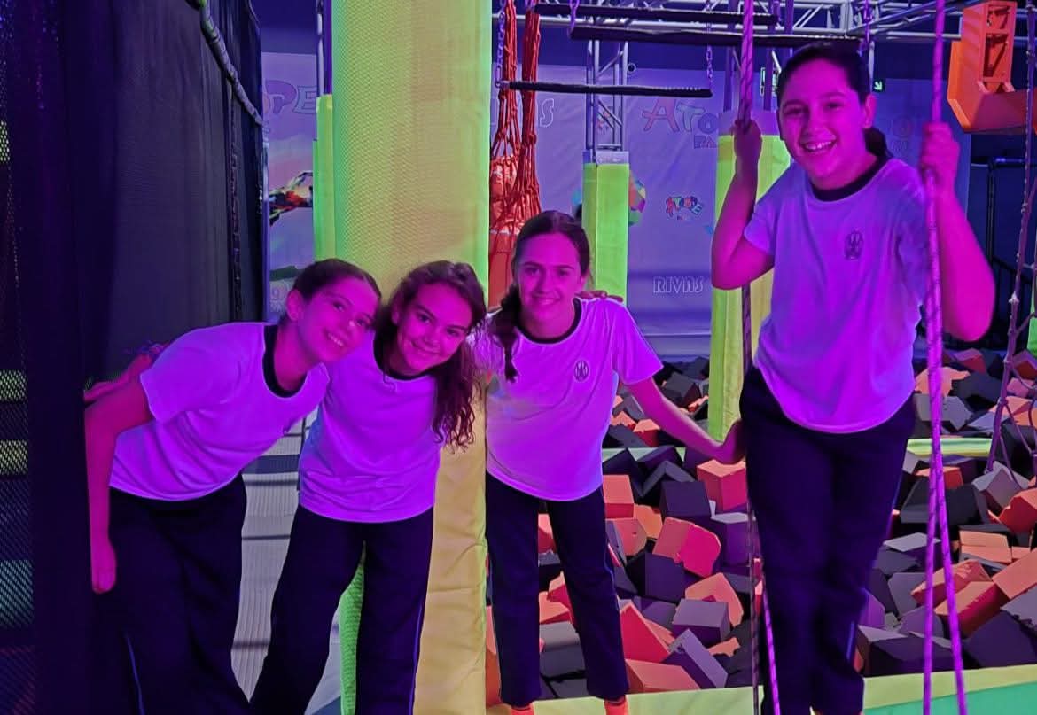 princesaconcep's tweet photo. A lo largo de esta semana hemos ido celebrando la inauguración de curso: con una eucaristía en la Parroquia de Buen Suceso y días después cada etapa disfrutaba de actividades para abrir este curso.
📸https://t.co/0aKwEIcR2D
📸 https://t.co/cUNTvMJYxP