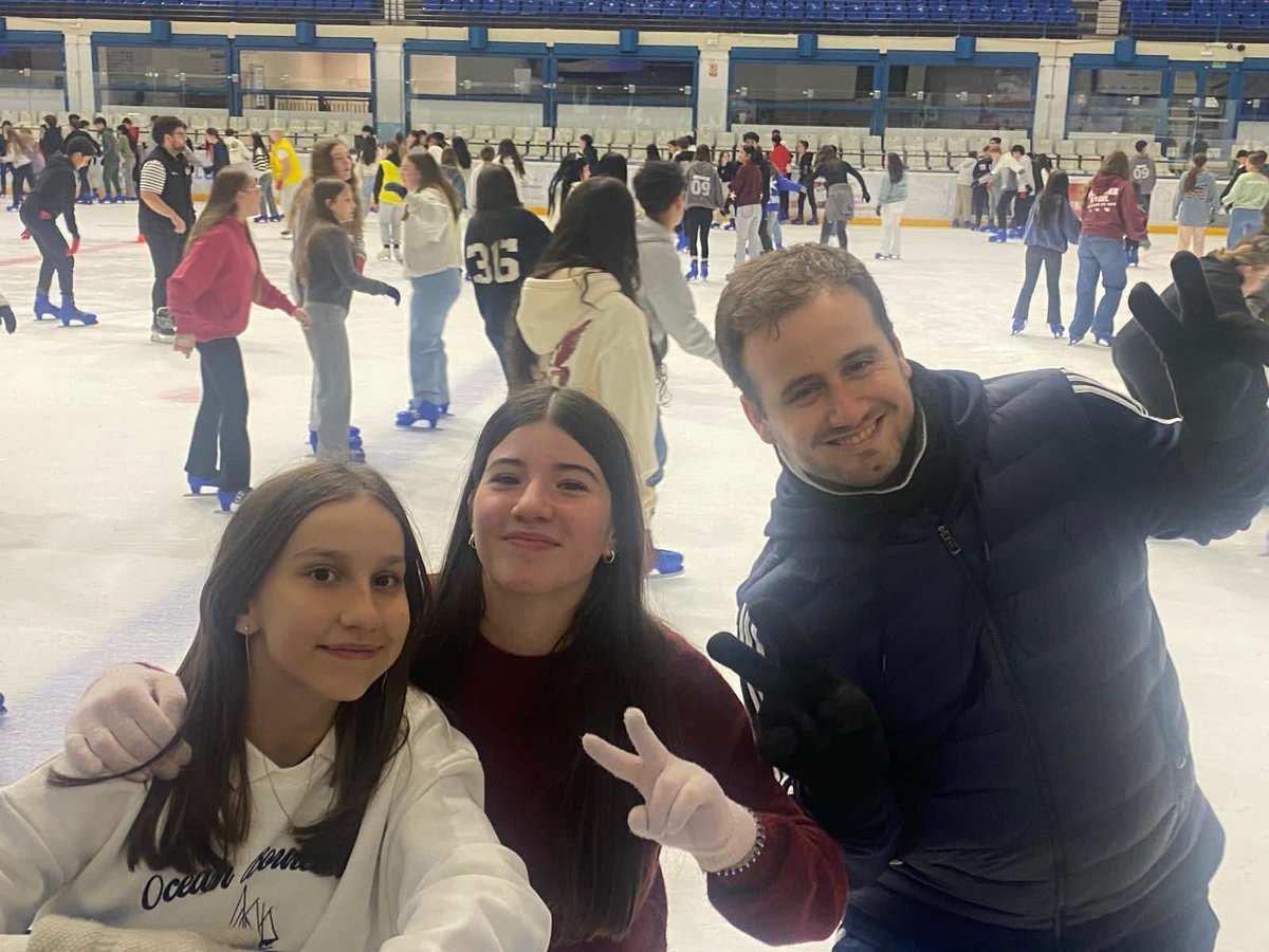 princesaconcep's tweet photo. A lo largo de esta semana hemos ido celebrando la inauguración de curso: con una eucaristía en la Parroquia de Buen Suceso y días después cada etapa disfrutaba de actividades para abrir este curso.
📸https://t.co/0aKwEIcR2D
📸 https://t.co/cUNTvMJYxP