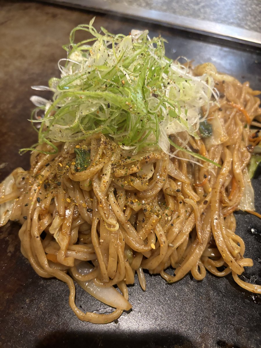 nobuyanobuya1's tweet image. やんちゃ続き 二個ポストしても終わりません ホンマに三千💴なんって 店主さんのサービス精神 凄いです うどんの餃子 初めて食べたけど美味しかったです^ ^