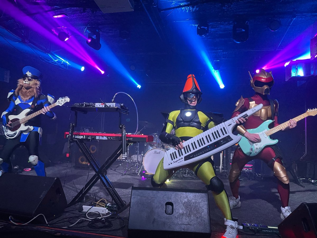 shiromisa's tweet photo. Pssst. TWRP fans, I am speaking directly in your ear. So bsky has a feeds feature, right? And my wonderful partner has set up a TWRP feed for us! (Link in next post) It should capture any post mentioning the band, any of its members, or GROBB in the post body or alt text! https://t.co/X1sJrIWzSA