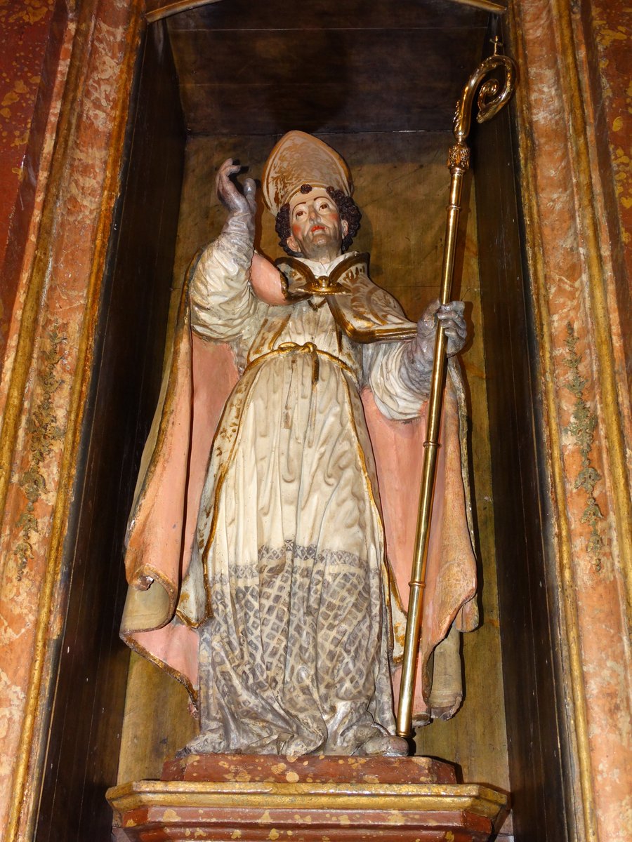 Felices Festas de San Froilán, Patrón de Lugo!

San Froilán naceu en Lugo no 832 e faleceu fai 1.120 anos en León sendo bispo desa diocese.

Mañá poderá venerarse a súa reliquia na Capela Maior na celebración do Patrón que comeza as 12:00.