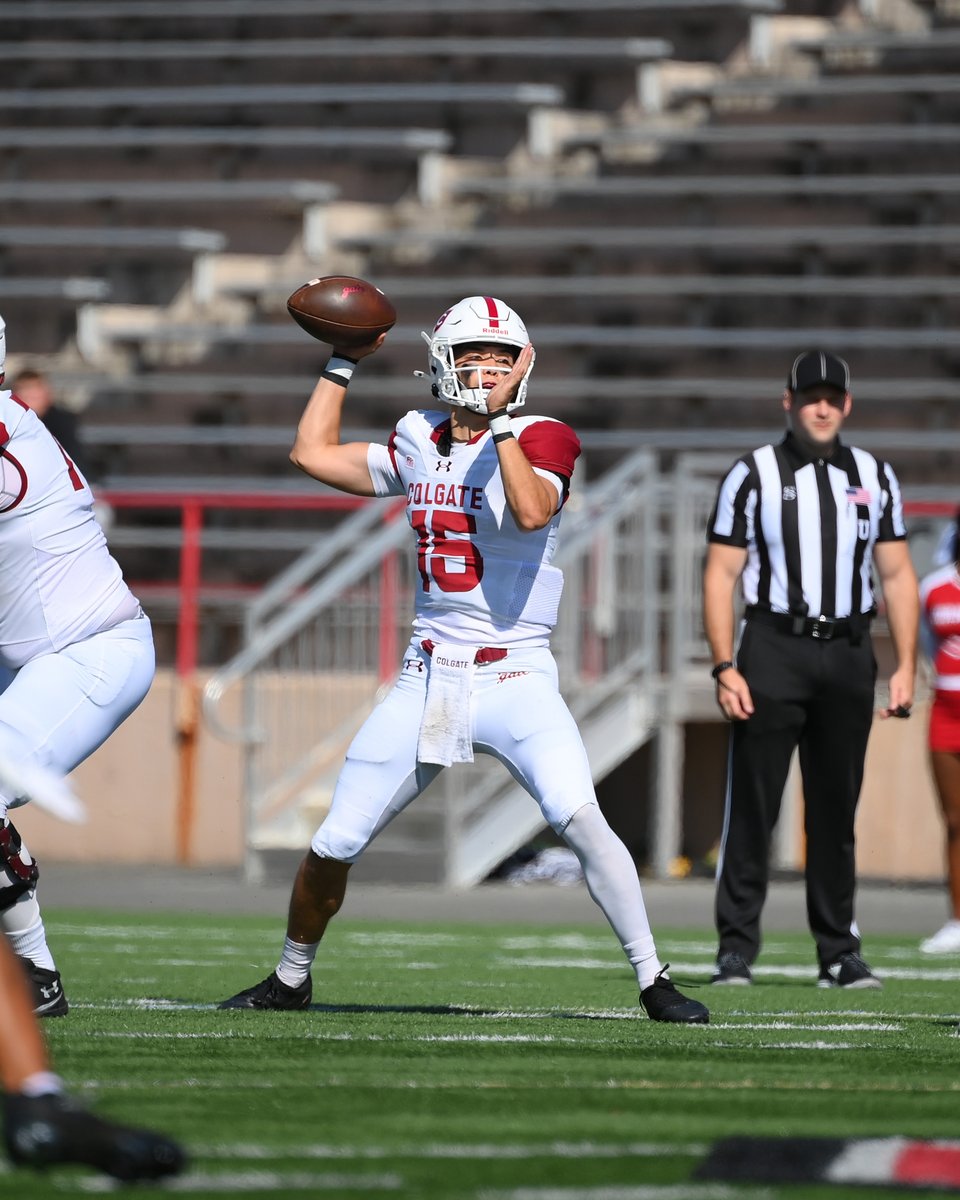 First half for <a href="/jakestearney15/">Jake Stearney</a> ✊

▪️12-for-18
▪️163 yards
▪️3 TDs

#GoGate | #DrawTheLine