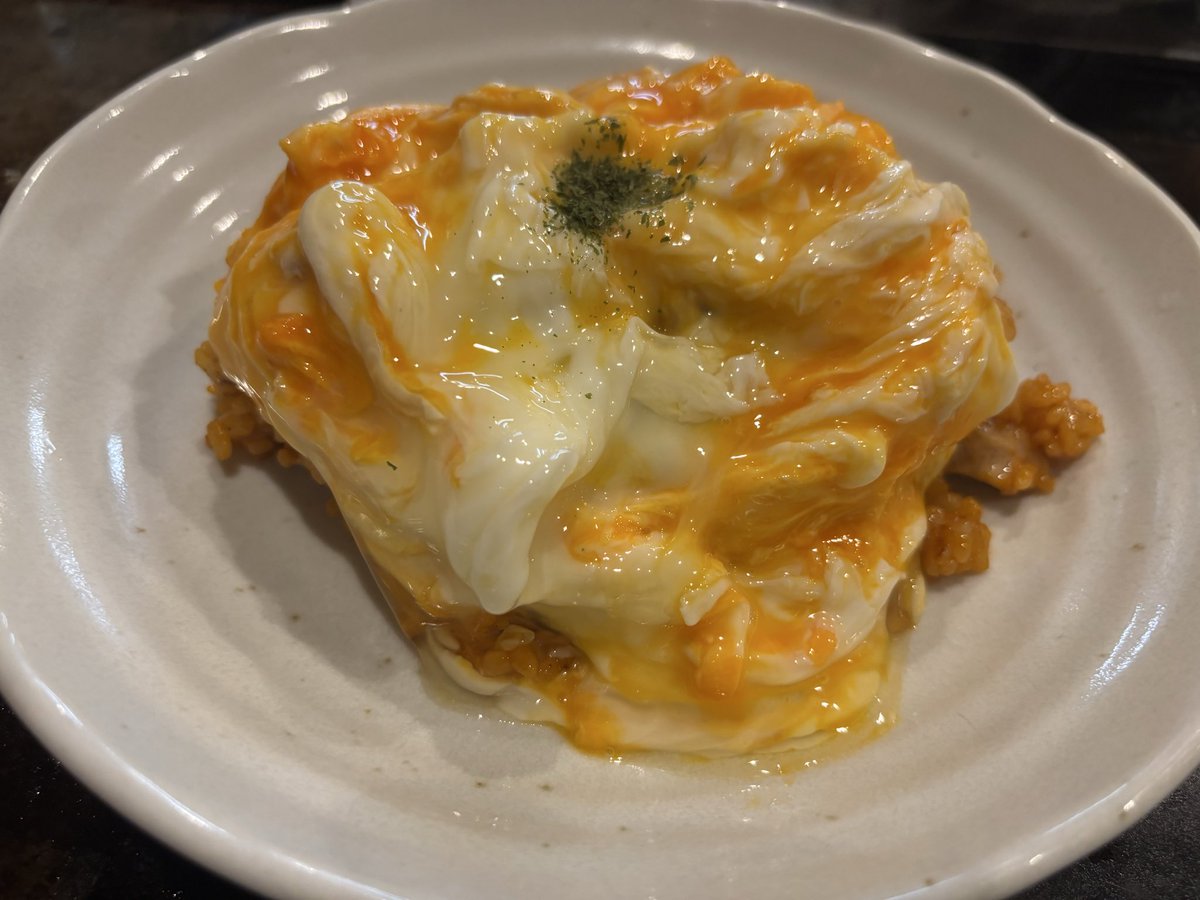nobuyanobuya1's tweet image. やんちゃ続き もう終わりかな 腹パンやなって思ったら まだまだ出てきて ビックリ ホンマに 凄いですね こんだけ いっぱい出てるけど ライスに玉子と背脂乗ったやつ 4杯か5杯 別で食べてた強者いてました ラヲタの鏡 僕は やっぱり ただのラーメン好きのオッさんです 楽しい時間 ありがとうございます