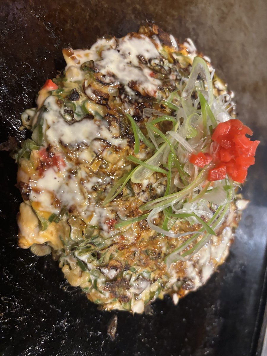 nobuyanobuya1's tweet image. やんちゃ続き もう終わりかな 腹パンやなって思ったら まだまだ出てきて ビックリ ホンマに 凄いですね こんだけ いっぱい出てるけど ライスに玉子と背脂乗ったやつ 4杯か5杯 別で食べてた強者いてました ラヲタの鏡 僕は やっぱり ただのラーメン好きのオッさんです 楽しい時間 ありがとうございます