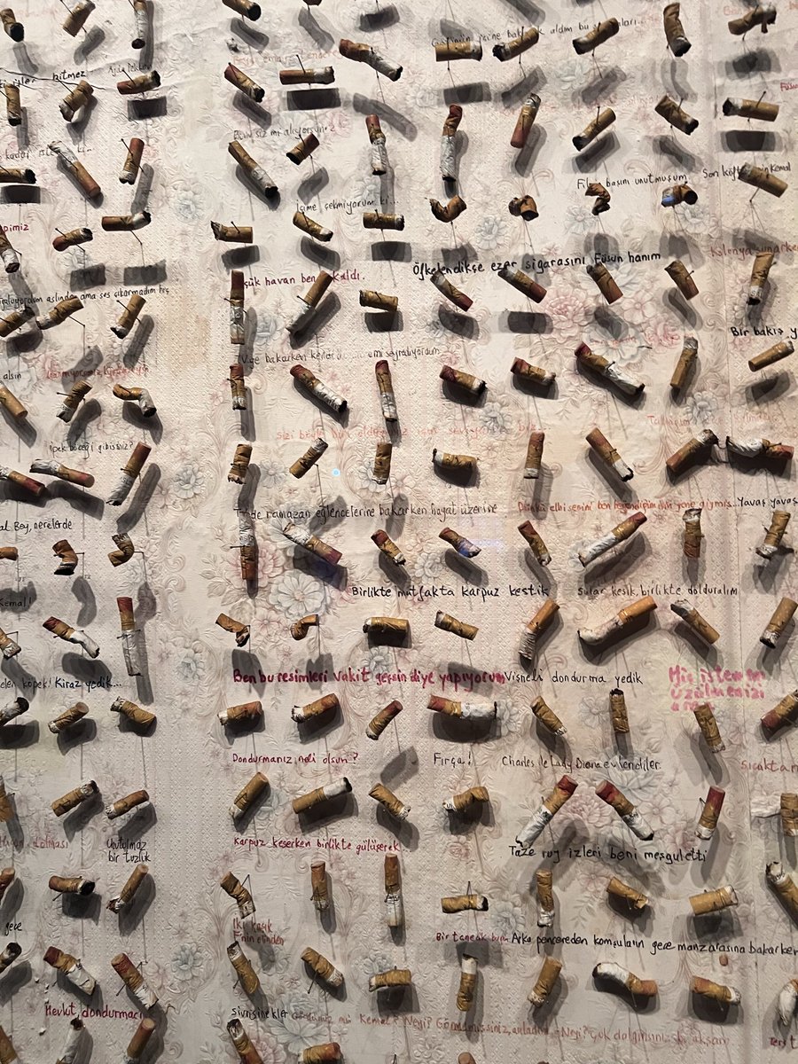 evinzts's tweet photo. Hayatımın en mutlu anıymış,bilmiyordum.
Masumiyet müzesi/Orhan Pamuk https://t.co/irIdZ3WvjS