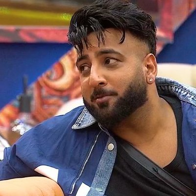 MDabhade56769's tweet photo. Amaal ka Paltu Kutta dekhlo guys..
#shehbaazpaltukutta
#bigboss19
#PranitMoore 
#AbhishekBajaj 
#AshnoorKuar https://t.co/2BZAumc9x4