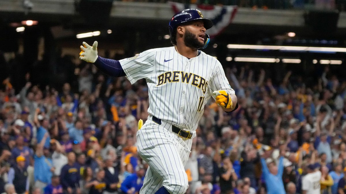 Players that have recorded 3 hits in the first 2 innings of a postseason game

-Jackson Chourio

That’s it. That’s the list.

(Via <a href="/SlangsOnSports/">Sarah Langs</a> )