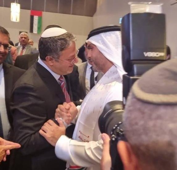 والله إني مستغرب حقًا من كمية العهر والتصهين عند بعض من يزعمون أنهم مسلمون وعرب، وتحديدًا من السعوديين والإماراتيين، لماذا كل هذا الغضب من التأييد الكبير لبيان حركة #حماس وردها السياسي الذكي على خطة ترامب؟

يبدو أن هذا التأييد العالمي للحركة جاء عكس ما كان يجهزه الإعلام السعودي