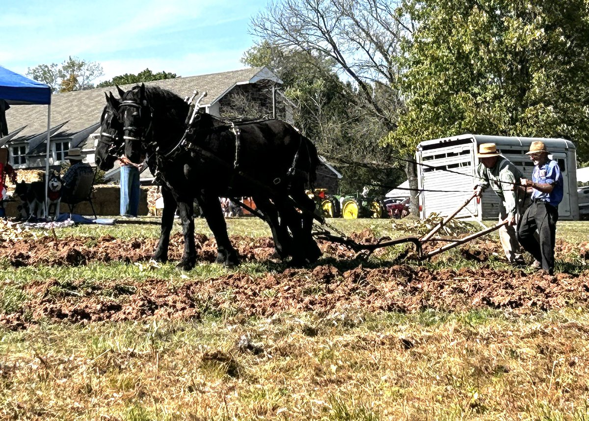 GeoffPatton's tweet photo. The past was present at the Apple Butter Frolic near Harleysville Pa https://t.co/G4eM770VwJ