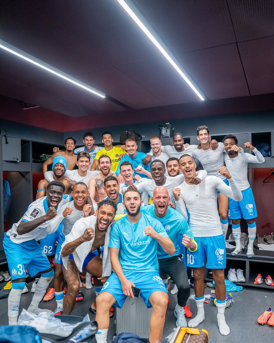 OM_English's tweet image. These guys 💙

⚪️🔵