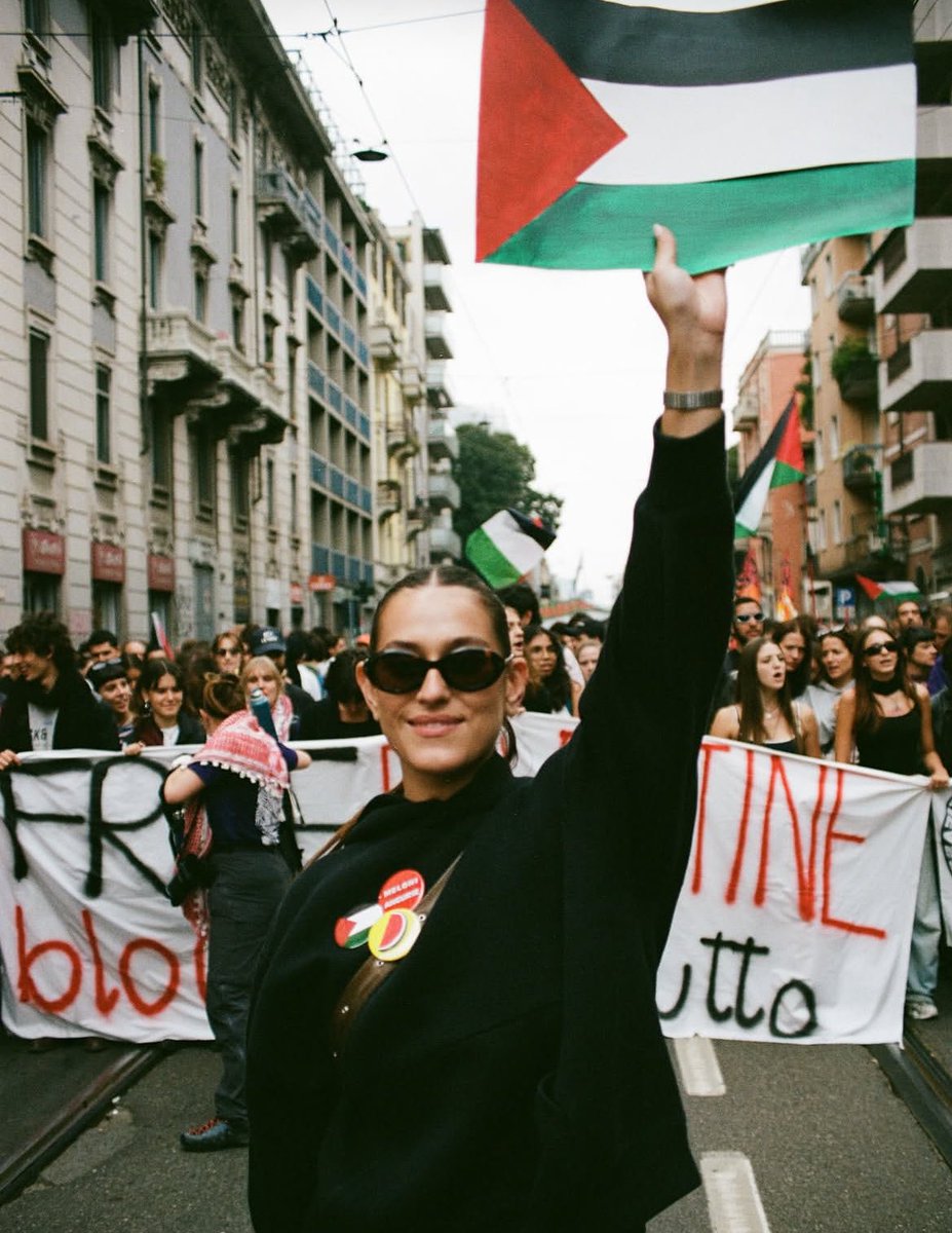 gaiagupdates's tweet image. Gaia a Milano durante la manifestazione per la Palestina 🇵🇸
