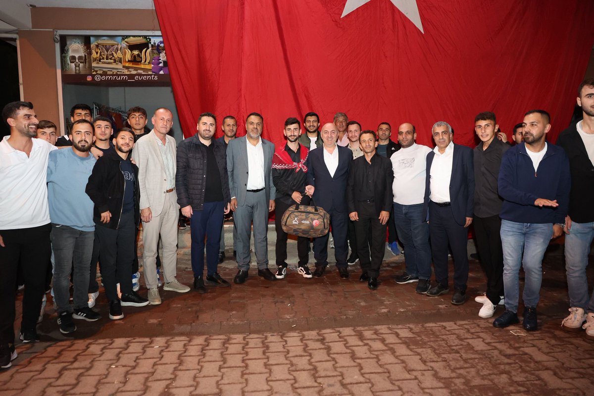 koksalsakar's tweet photo. Vatani görevini yerine getirmek için askere gidecek olan Recep Yılmaz kardeşimizin eğlencesine;

Belediye Başkanımız Muzaffer Bıyık, Gençlik Kolları Başkanımız Mehmet Arslan ve ilçe yönetim kurulu üyelerimiz ile birlikte katılarak katılarak hayırlı tezkereler diledik.

#akparti https://t.co/EgJjxa5SCQ