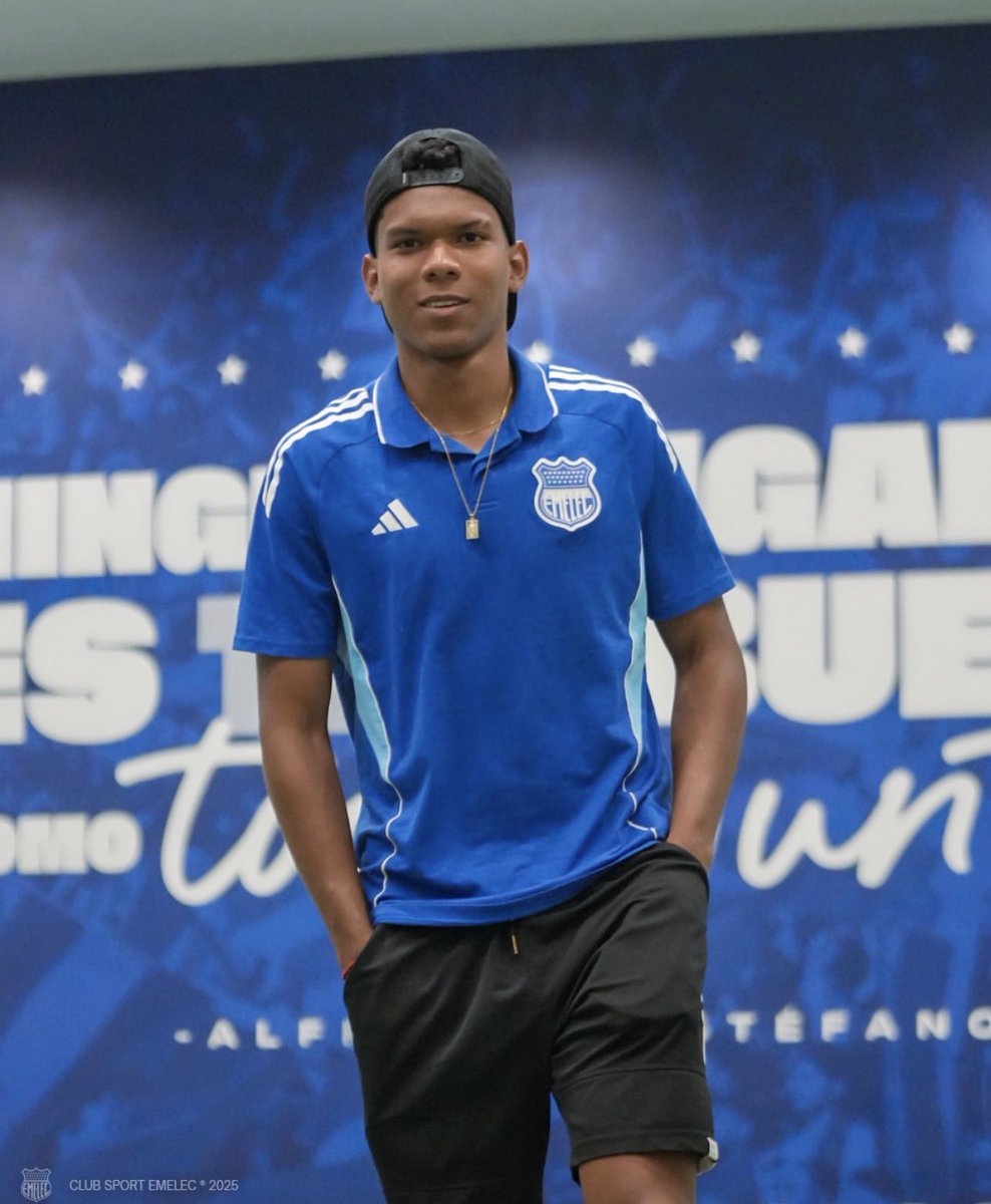 🔵⚡️¡OPORTUNIDAD PARA LOS JUVENILES!⚡️🔵

Didier Banguera, se suma al primer plantel de <a href="/CSEmelec/">Club Sport Emelec</a>. 

Tiene 19 años, juega de lateral y extremo izquierdo. 

Es el hijo de Máximo Manguera.🧤💪

<a href="/JCRadioSports_/">JC Radio Sports</a>