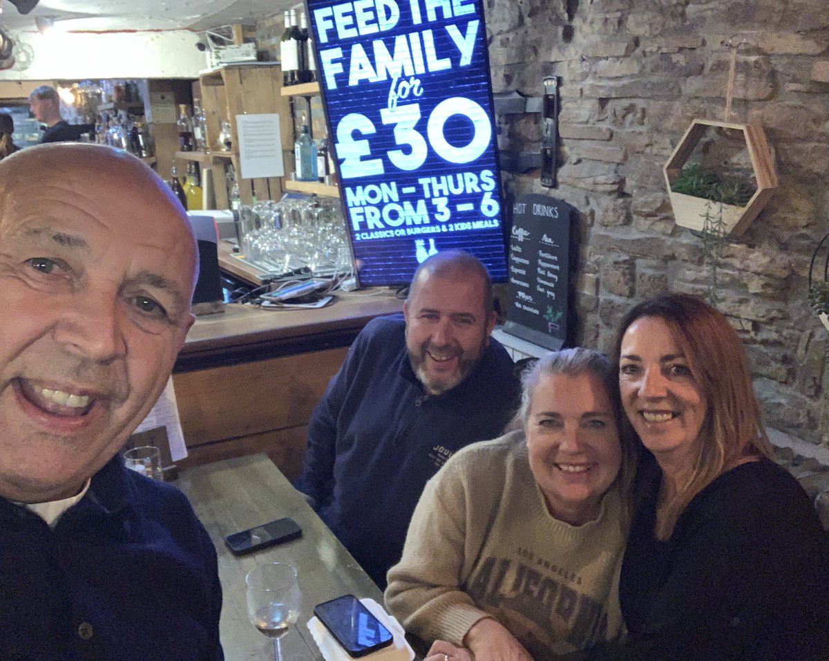 Mark Jones tweet media