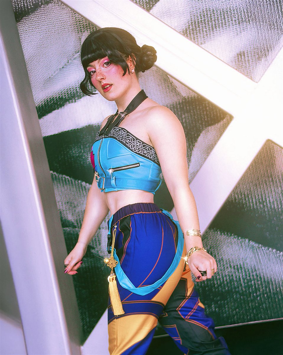 Hazzatumbo's tweet photo. Mirror, mirror on my phone, who’s the baddest? Us, hello?!

Primera foto de mi cosplay de Zoey. Quiero hacer toooodas sus versiones. La amo 🥹

• Photographer: @shiroychigo 
• Edit/Retouch: @ yop https://t.co/A1m82JJOKl