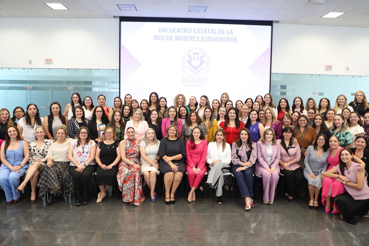 Esta mañana, la consejera electoral del #IEESonora y Presidenta de la <a href="/AMCEE_Mx/">AMCEE</a>, Alma Lorena Alonso Valdivia (<a href="/almaalonso19/">Alma Alonso</a>), presentó el Programa Operativo de la Red Nacional de Mujeres Juzgadoras en el Encuentro Estatal de la Red Mujeres Juzgadoras, celebrado en el Poder