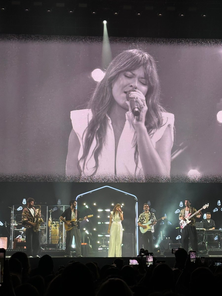 UniversalMusicSpain (@universalspain) on Twitter photo Hay conciertos que se DISFRUTAN con mayúsculas!! 🎶🎤 Como el de <a href="/vanesamartin_/">Vanesa Martin</a> en el <a href="/MovistarArenaEs/">Movistar Arena España</a>
#VanesaMartinMadrid Hay conciertos que se DISFRUTAN con mayúsculas!! 🎶🎤 Como el de <a href="/vanesamartin_/">Vanesa Martin</a> en el <a href="/MovistarArenaEs/">Movistar Arena España</a>
#VanesaMartinMadrid