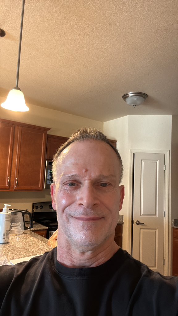 Mhuff001Michael's tweet photo. I hope everyone has a great weekend! https://t.co/QNMpnTPIbw