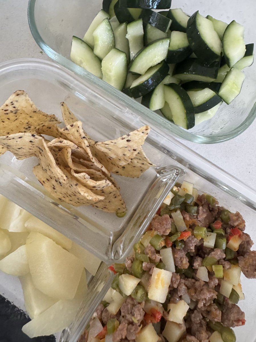 asvir_'s tweet photo. Yo después de conocer al ✨Hada de la nutrición✨🦦🥙🥦 https://t.co/HKlHZIfe7T