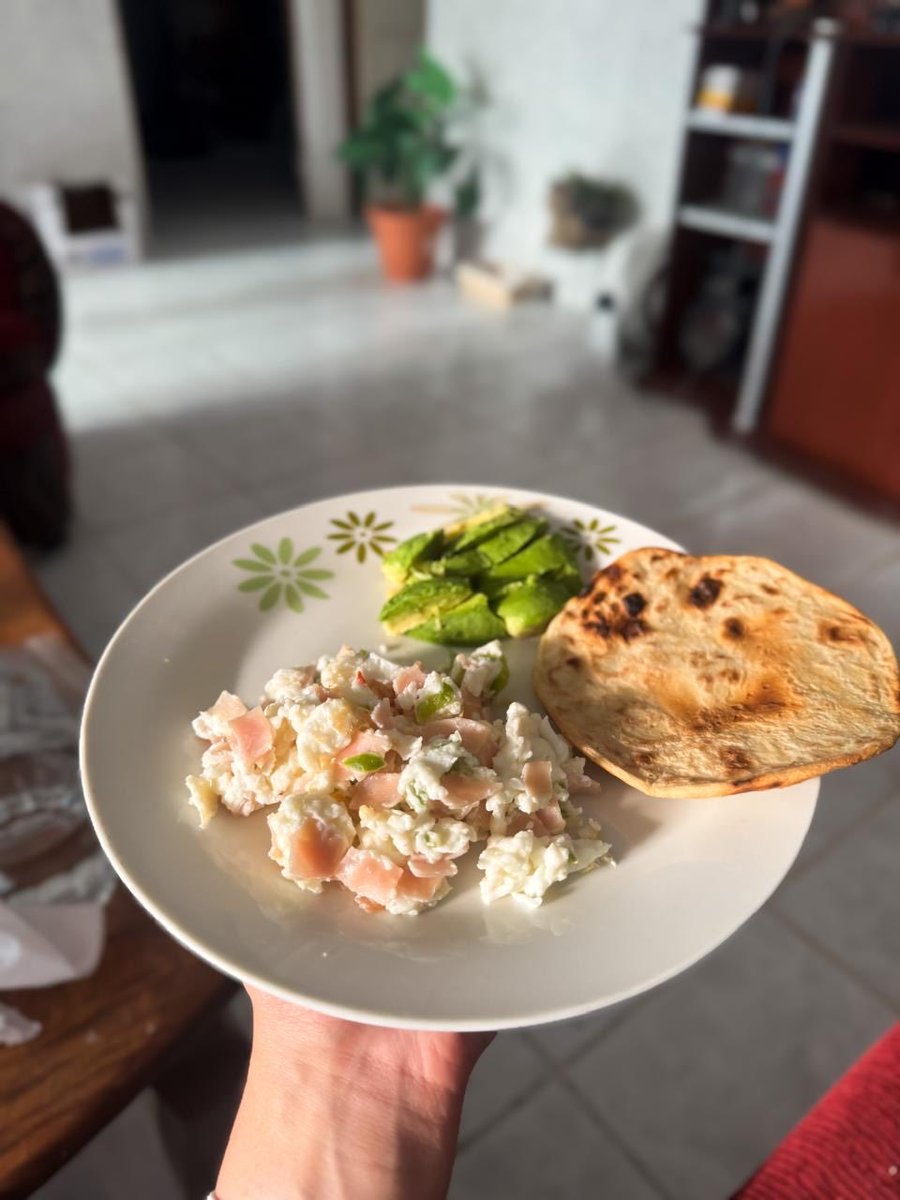 asvir_'s tweet photo. Yo después de conocer al ✨Hada de la nutrición✨🦦🥙🥦 https://t.co/HKlHZIfe7T