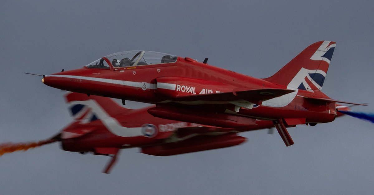 Martynfoss's tweet image. Synchro Cross @rafredarrows #redarrows