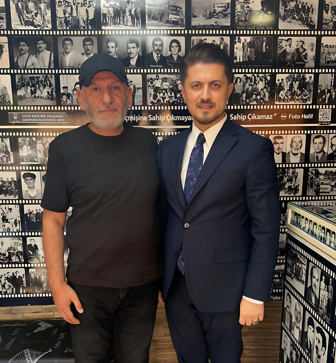 📍Göksun

Çocukluk yıllarımın ilk ustası,
7-8 yaşlarımda bir dönem çıraklığını yaptığım,
Ustam, namıdiğer Foto Halil Ağabeyimi ziyaret ettim.