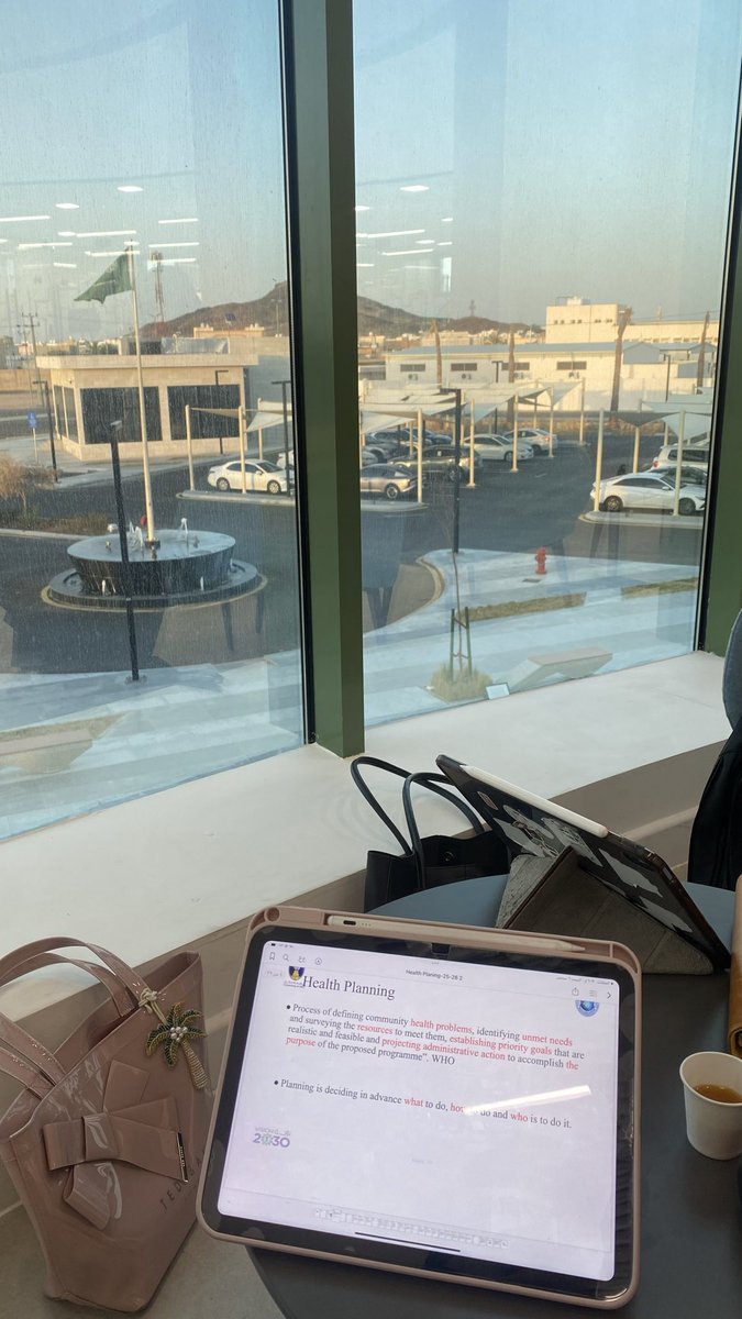 1_gjs's tweet image. Looking back at Community days❤️‍🩹