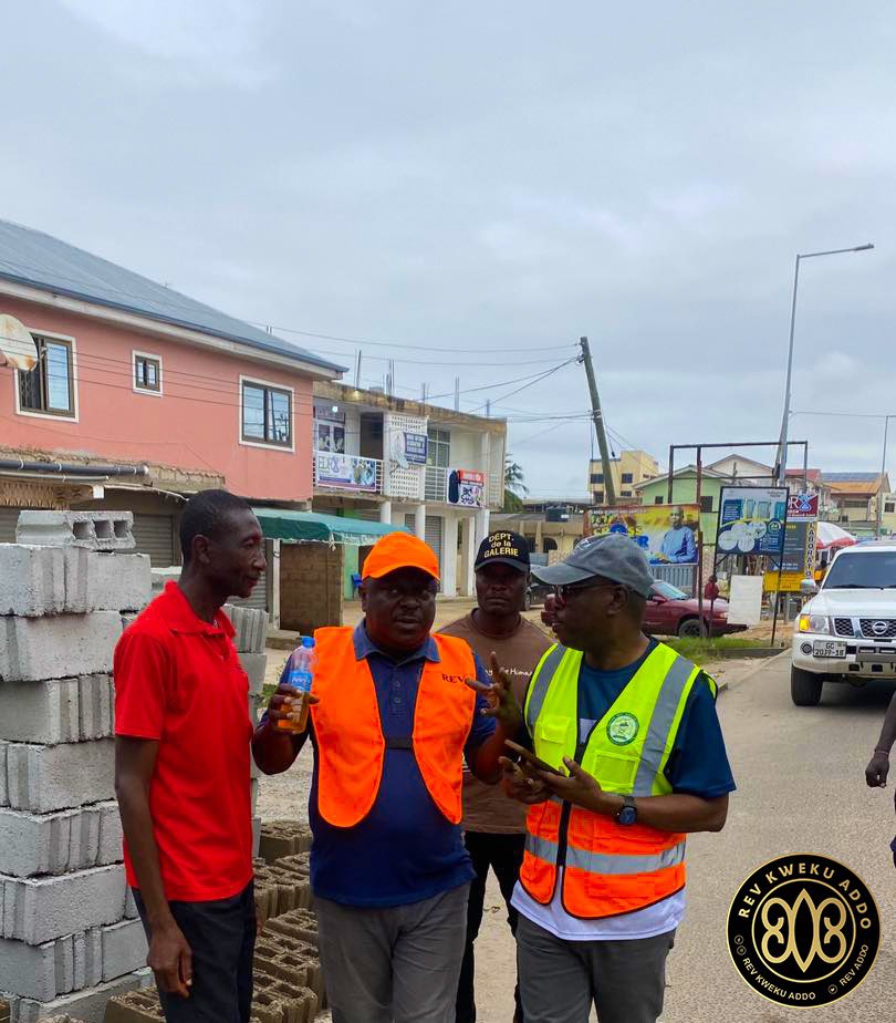 RevKweku's tweet photo. In collaboration with the Municipal Chief Executive, Hon. George Kpakpo Allotey, I led a successful National Sanitation Day initiative in Ablekuma West.

Our shared vision is to foster a clean, and environmentally sustainable constituency.

#kwekuaddothemp https://t.co/DHjpI4UwLZ