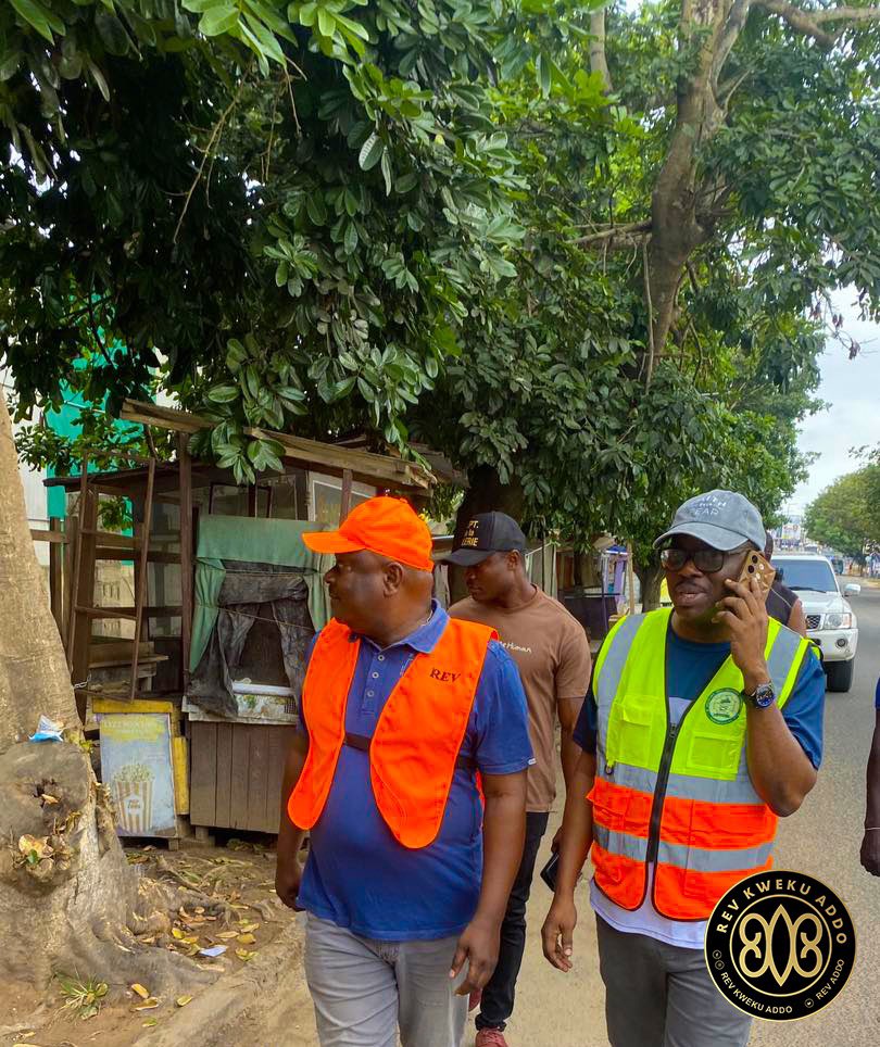 RevKweku's tweet photo. In collaboration with the Municipal Chief Executive, Hon. George Kpakpo Allotey, I led a successful National Sanitation Day initiative in Ablekuma West.

Our shared vision is to foster a clean, and environmentally sustainable constituency.

#kwekuaddothemp https://t.co/DHjpI4UwLZ