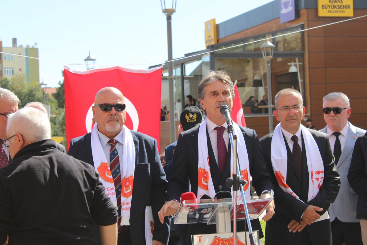 Konya Basın Açıklamamızla Türkiye'ye seslendik.Bugün saat :14.00 'de ülke genelinde tüm şubelerimizden şehir meydanlarında sesimiz yankılandı.

Konya Basın açıklamamıza ev sahipliği yapan TEMAD KONYA şubemize, yönetim  ve üyelerine , Çankırı Astsubay Hazırlama Okulu 1986 mezunu