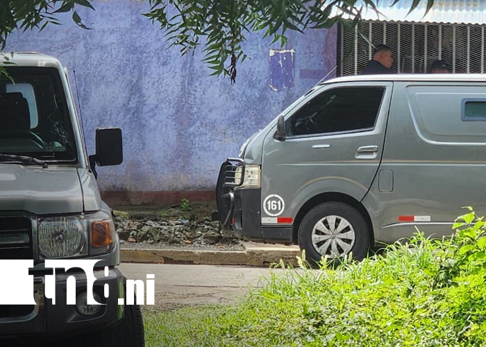 canaltn8's tweet photo. #AHORA| Una muerte misteriosa estremeció a los habitantes del barrio San José, en Mateares, luego de que un trabajador de la empresa privada de Seguridad presuntamente sufriera un accidente con su arma reglamentaria, provocando su fallecimiento.

#Nicaragua #Managua https://t.co/BTZ444LYT1