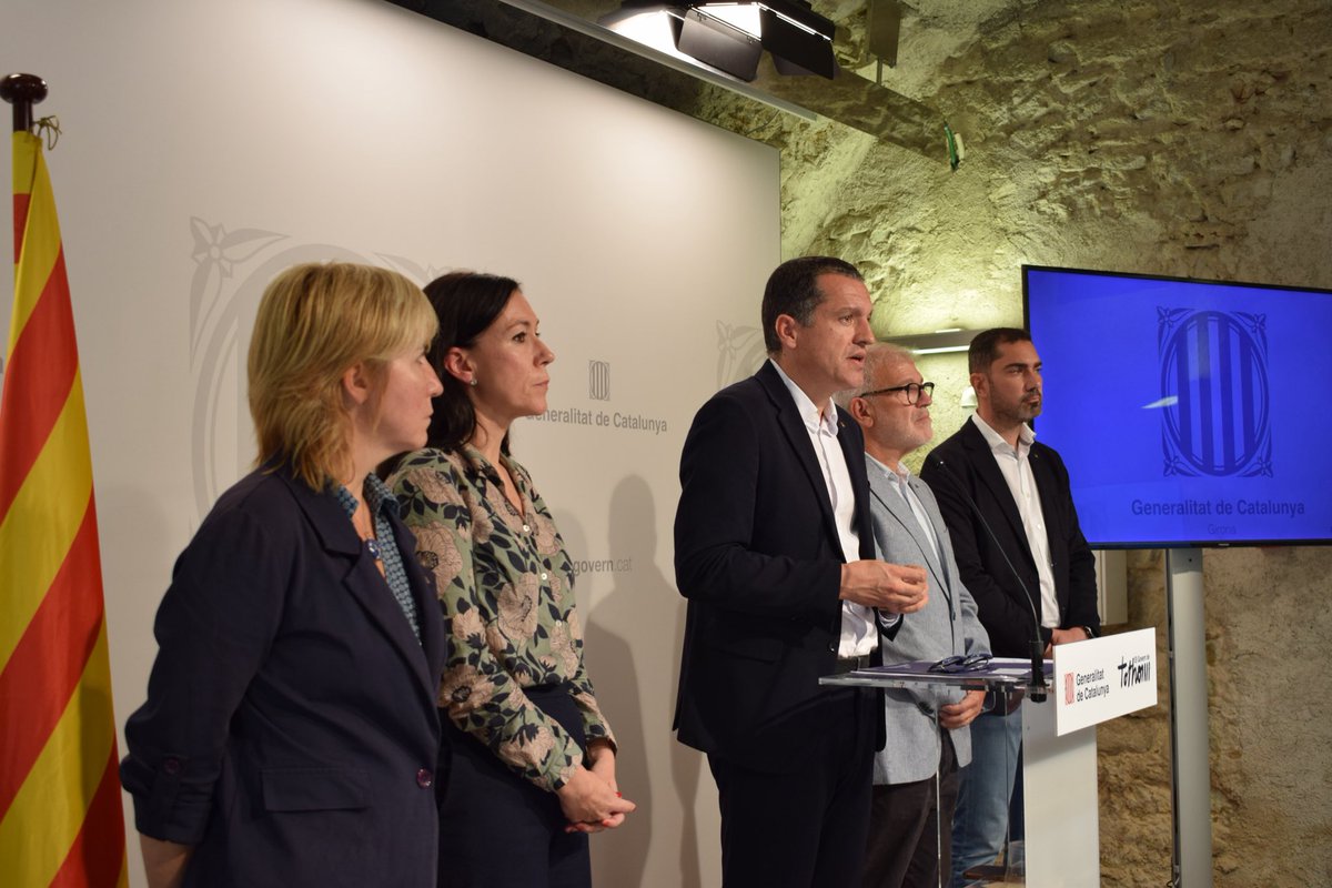 Avui el <a href="/govern/">Govern de Catalunya</a> ha anunciat la confirmació del primer cas a l'Estat de dermatosi nodular contagiosa, localitzat en una explotació ramadera de boví a l’Alt Empordà.

Obrim fil i t’expliquem què és i què suposa.

1/6