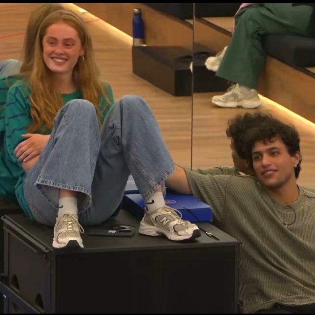 nonademayo's tweet photo. por favor no separeis a esta familia 😭😭😭 #OTDirecto4O https://t.co/XHvK0Dinx0