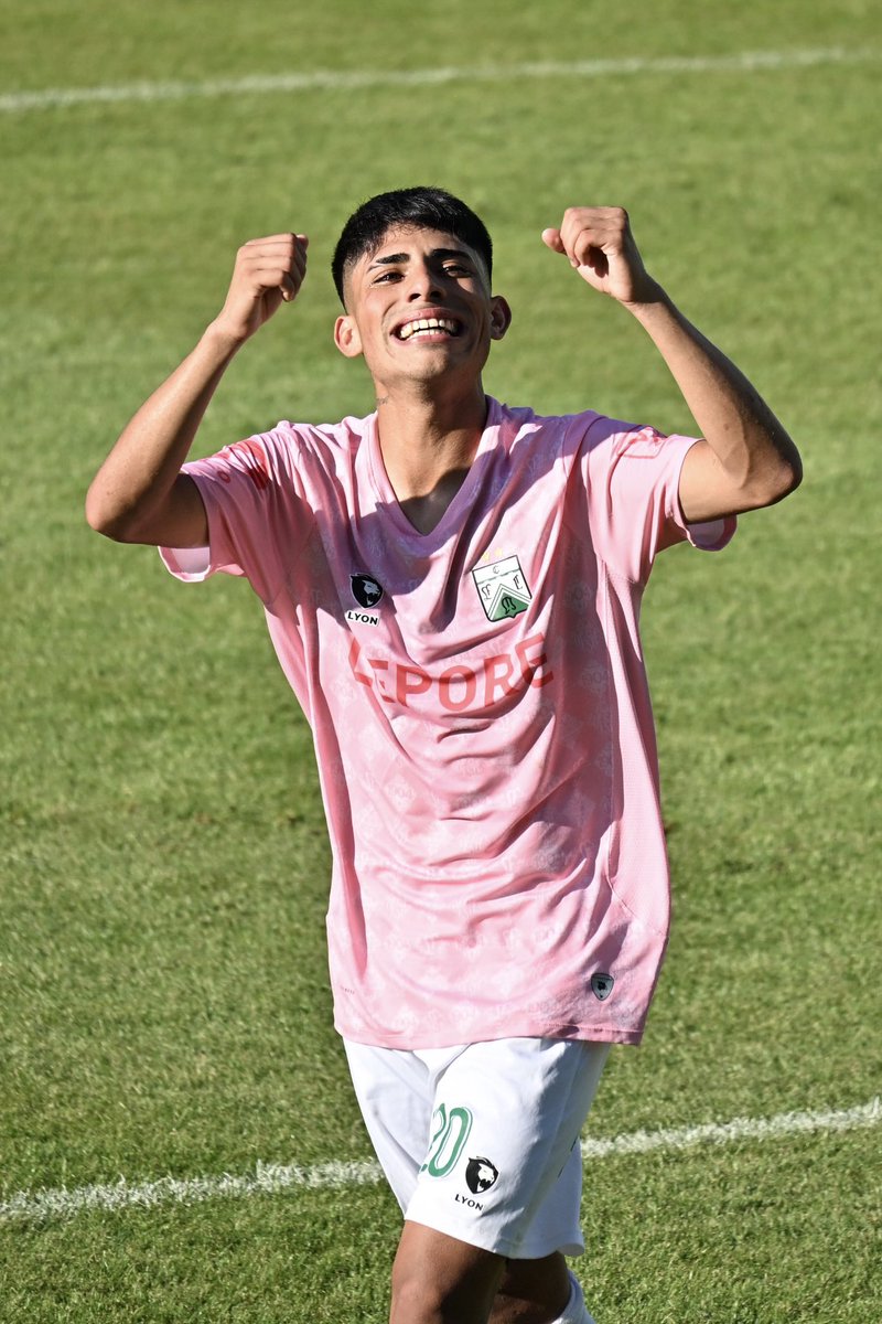 _franfa_'s tweet photo. Primer gol de @EsidinTiago10 en la primera de Ferro. Felicitaciones pibe! 

📸 para @ElShowdeFerro https://t.co/SoMQDIu8Wr