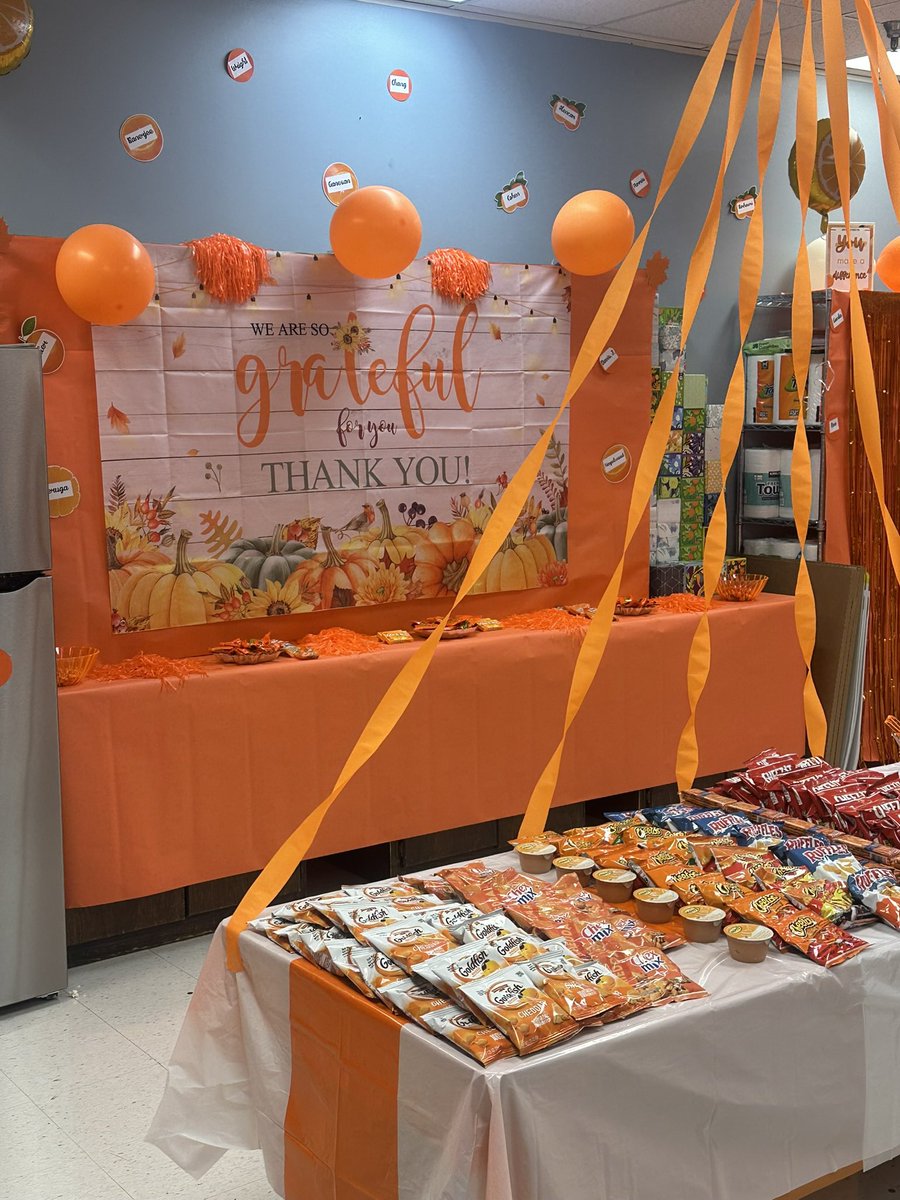 HBMSCulture's tweet photo. Enjoyed seeing all the smiles on staff members’ faces from our “Orange You Glad You Crushed Quarter 1” celebration! Can’t wait for the next one! #culturecommittee https://t.co/GvXXRvKsID