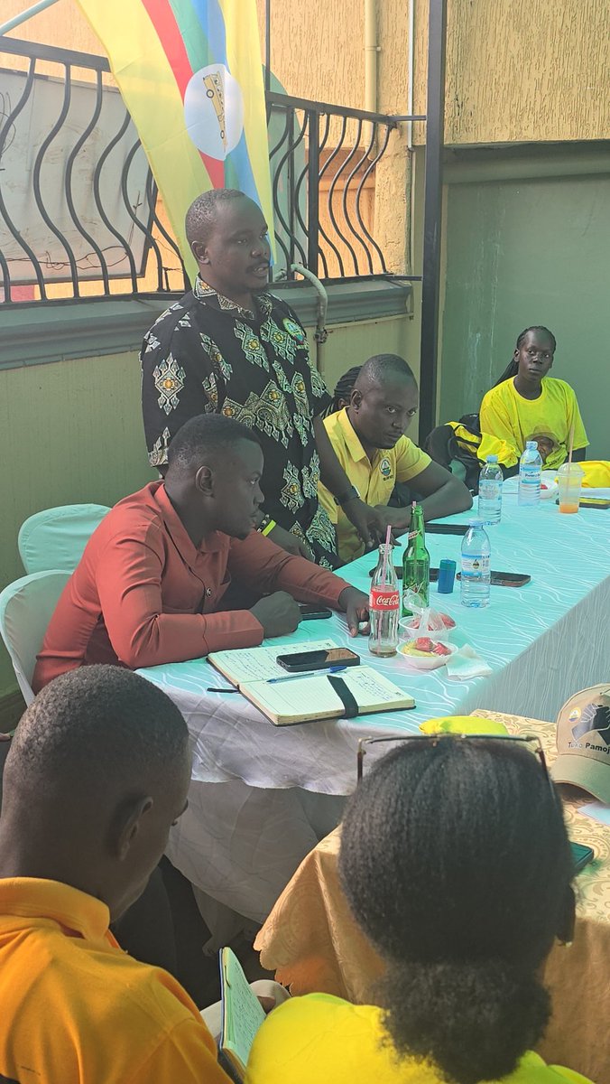 NrmBuganda's tweet image. NRM Youth League leaders met with NRM Youth Councillor flag bearers from Buganda Region to strategize on mobilizing support for President Museveni and securing an 80% victory in the 2026 elections.

The councillors requested direct involvement in the mobilization efforts.