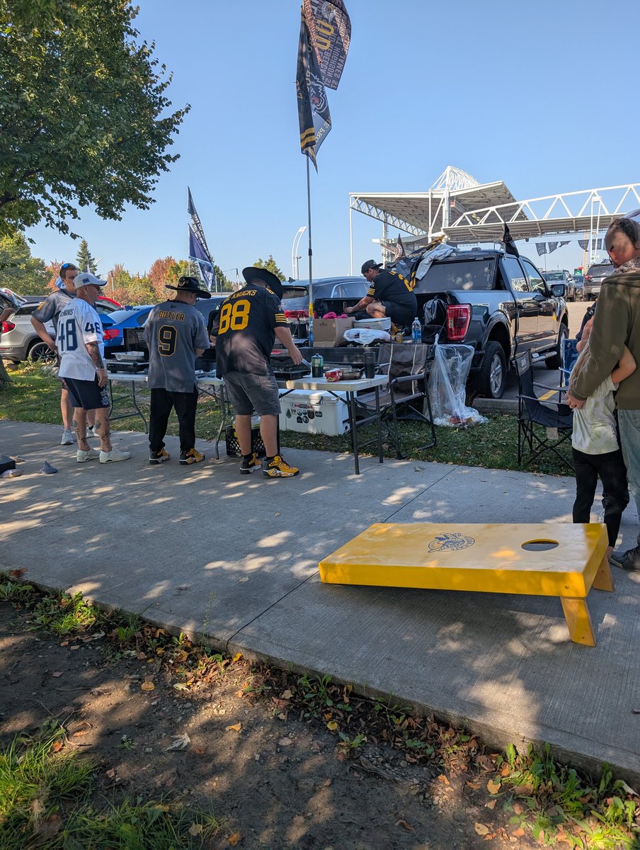 WeStillTailgate tweet media