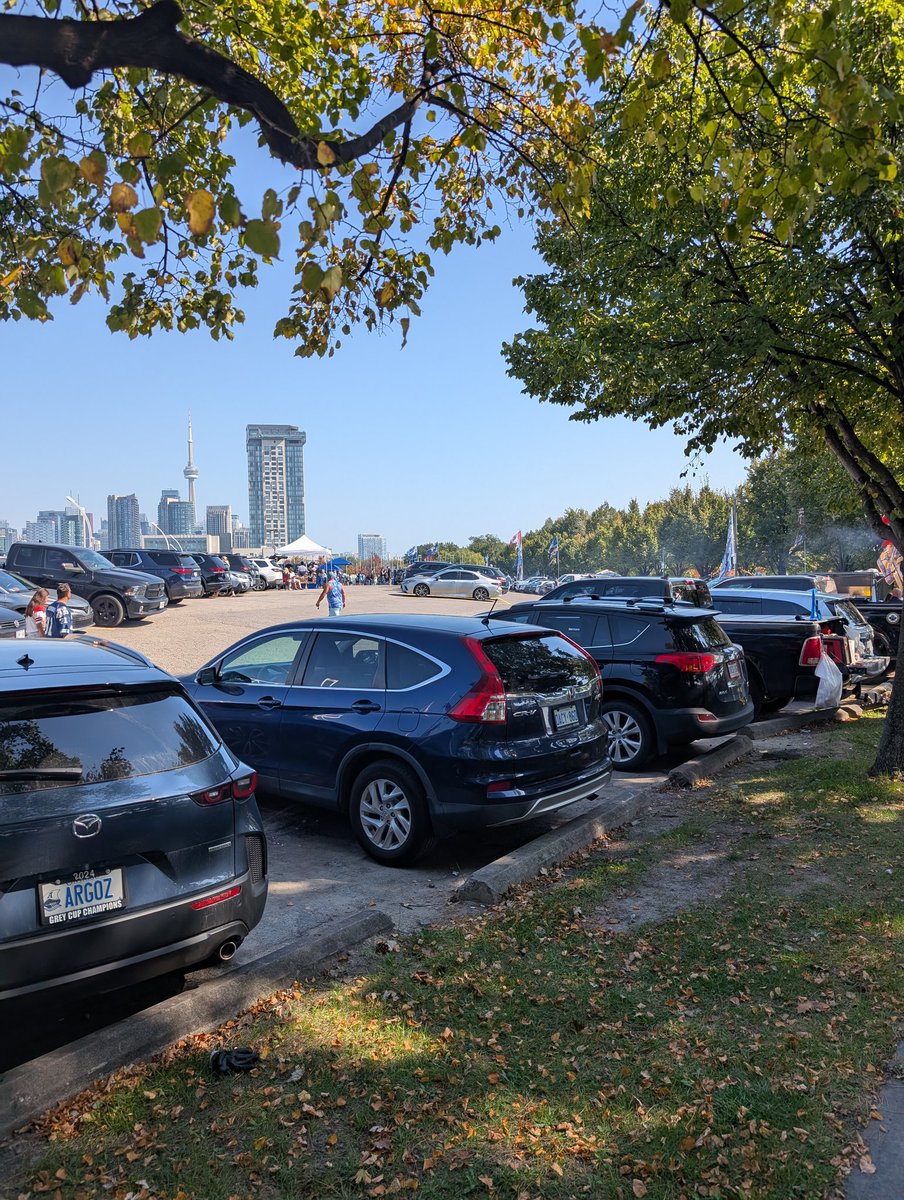 WeStillTailgate tweet media