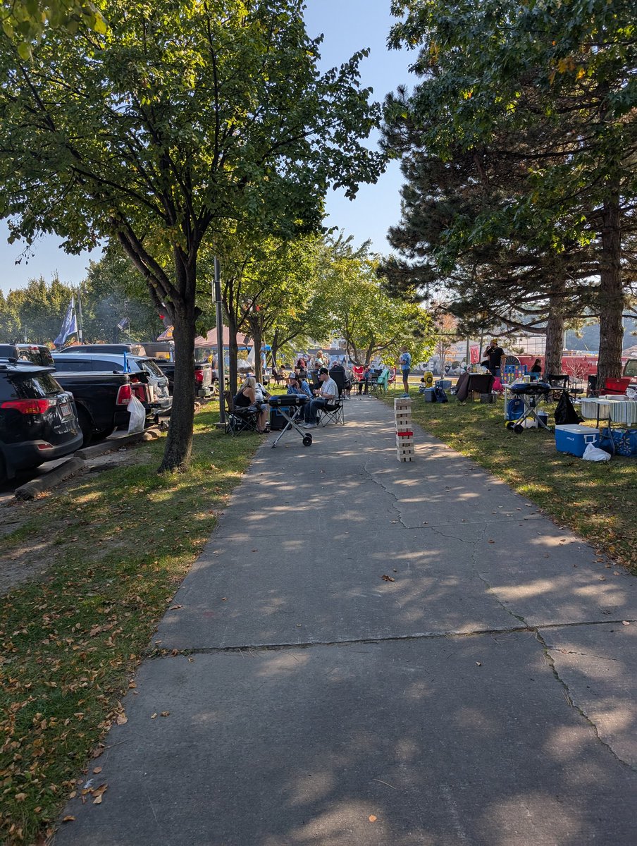 WeStillTailgate tweet media