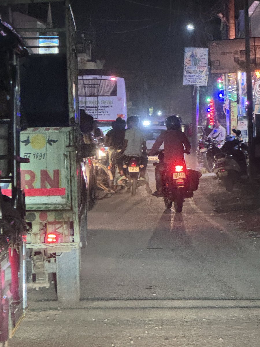 vcksingh789's tweet photo. The road from Sri Ram Chawk to Agapur   Village has become a daily traffic mess evryone stuck for 15+ min. every time! 
Shops &amp; houses have encroached on the road, ramps block space.
Rqstng urgnt action frm @DmRampur sir  to clear the encroachments and restore smooth traffic🙏🏻 https://t.co/fBFMnH6Ujz