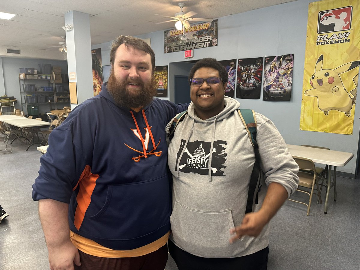 Yo Sam Young of <a href="/TheCardGuyz/">The Card Guyz</a> popped up at my local PQ! It was great to meet him and I’m also happy he was able to top with Gravy! I bubbled out at 9th on Gravy but I know my fumbles and I’ll be back at it again! Got my brother in pic too lol