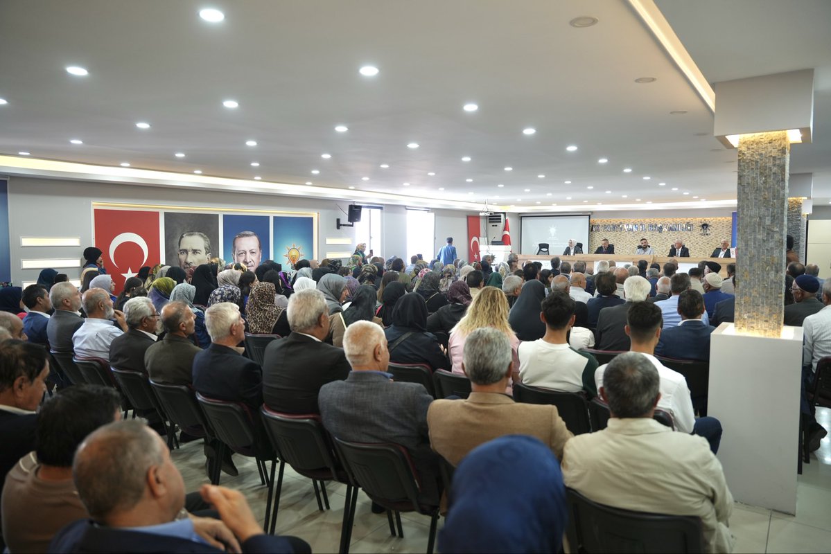 📍 İl Danışma Meclisimizi büyük bir coşku, heyecan ve kararlılıkla gerçekleştirdik.

Genel Merkez Koordinatörümüz Sayın Mehmet Erdoğan, İl Başkanımız, Kadın ve Gençlik Kolları Başkanlarımız, İlçe Başkanlarımız, önceki dönem belediye başkanlarımız, meclis üyelerimiz, mahalle