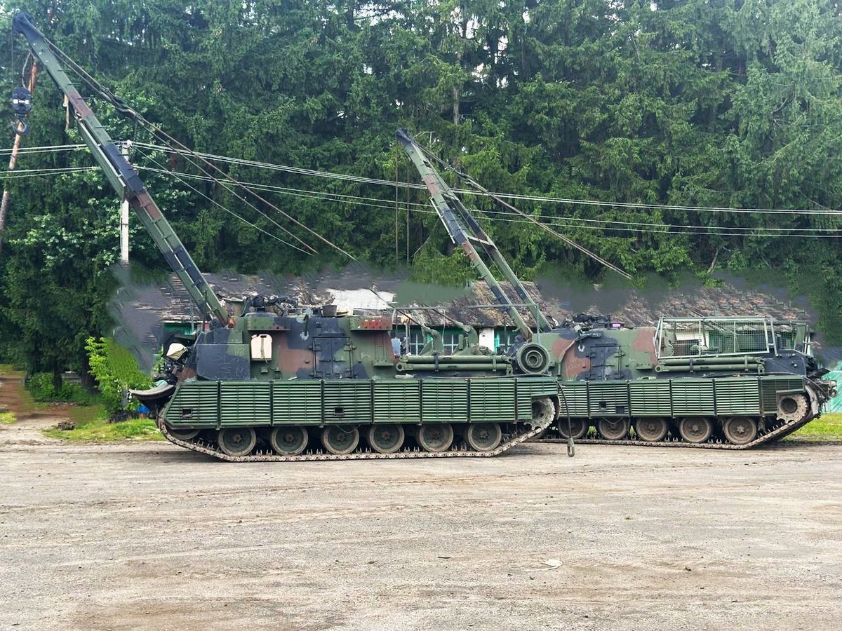 trip_to_valkiri's tweet image. M88A2 "Hercules" recovery vehicles in service with the Ukrainian 146th Repair and Restoration Regiment, August 2025 period.