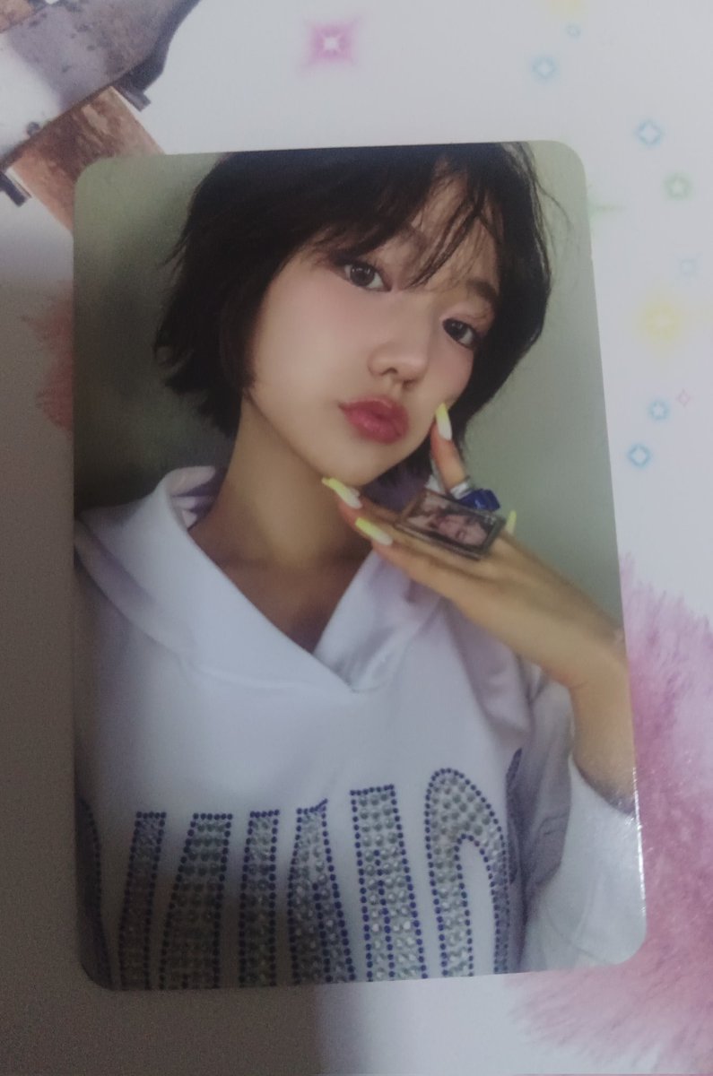 The idol                                  The photocard